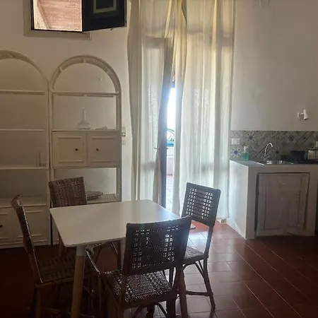 Дом отдыха Vacanze Salina Monolocale Vista Mare